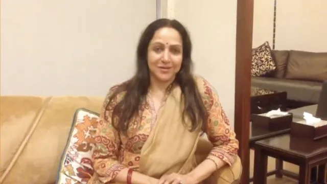 Hema Malini supports Hard Kaur